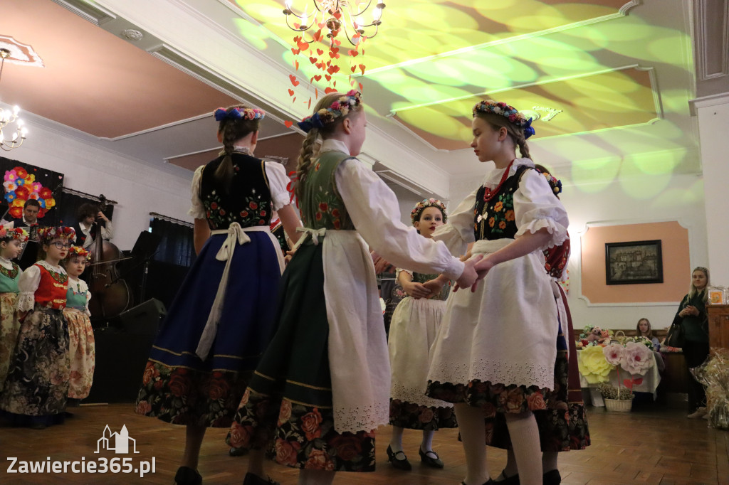 Fotorelacja: Kiermasz Wielkanocny w Pałacyku nad Wartą w Zawierciu