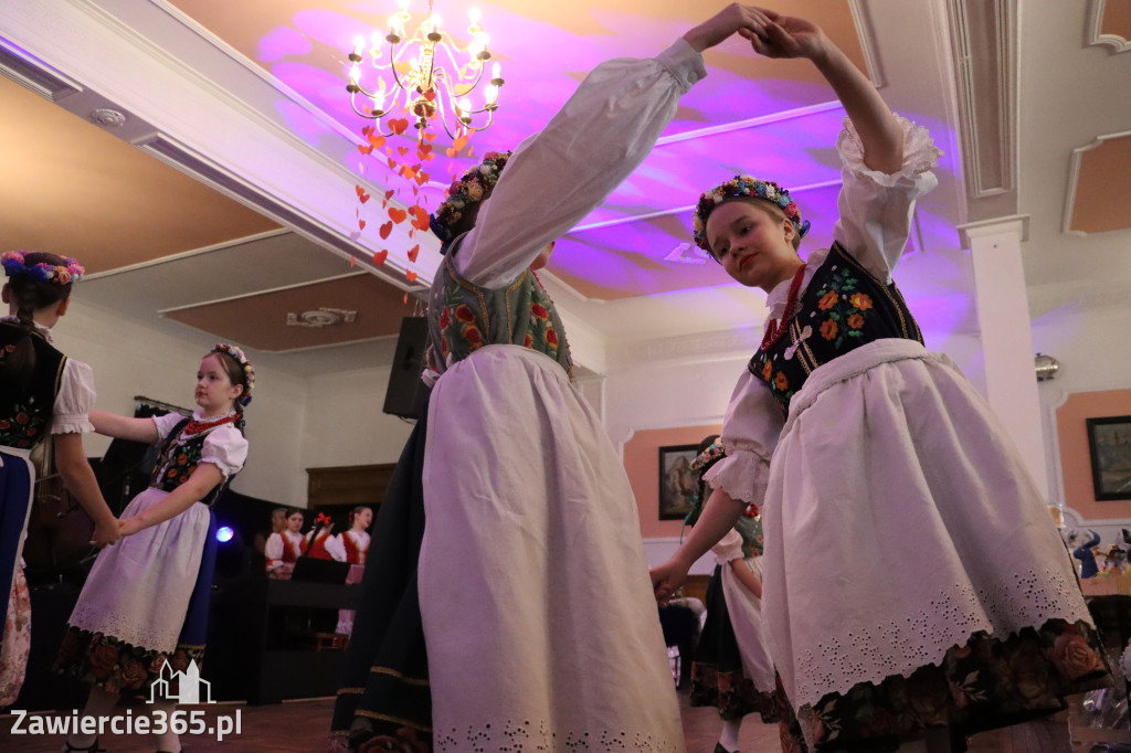 Fotorelacja: Kiermasz Wielkanocny w Pałacyku nad Wartą w Zawierciu