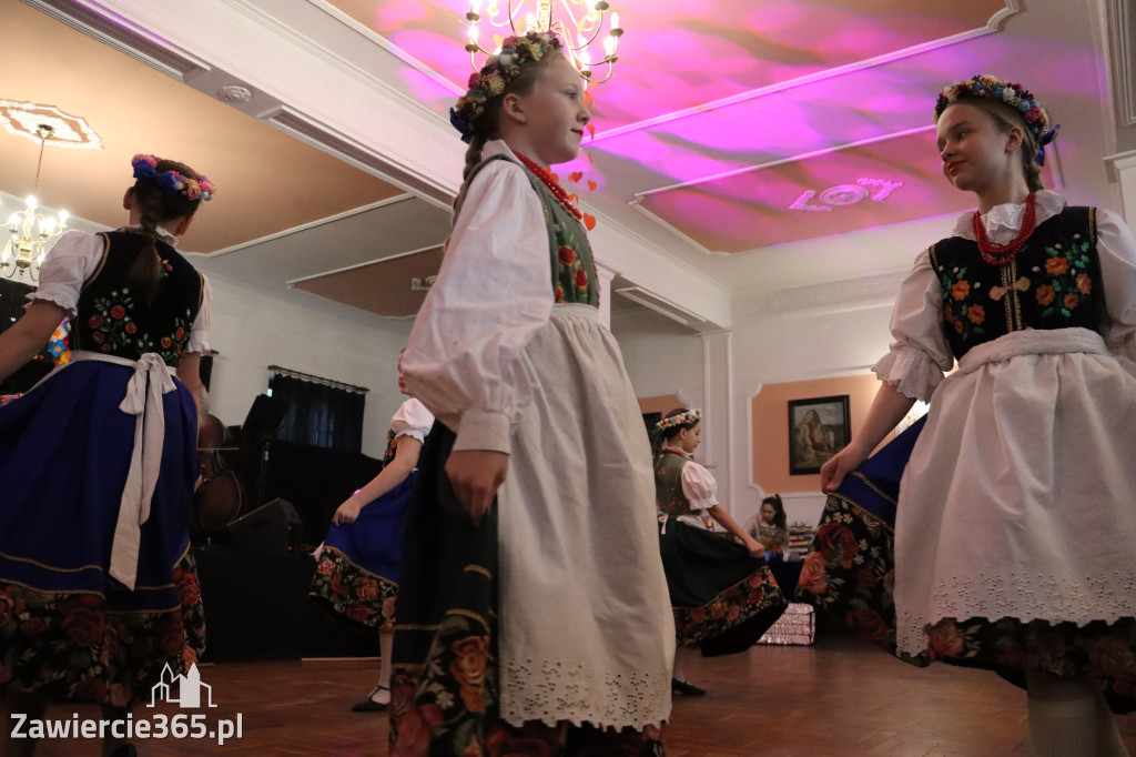 Fotorelacja: Kiermasz Wielkanocny w Pałacyku nad Wartą w Zawierciu