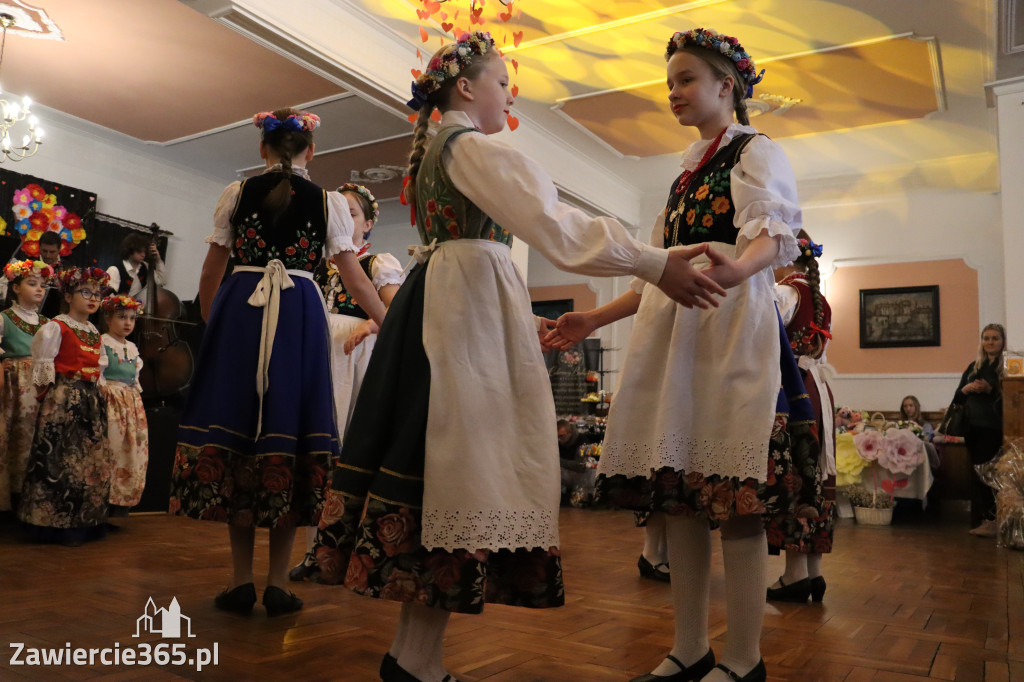 Fotorelacja: Kiermasz Wielkanocny w Pałacyku nad Wartą w Zawierciu