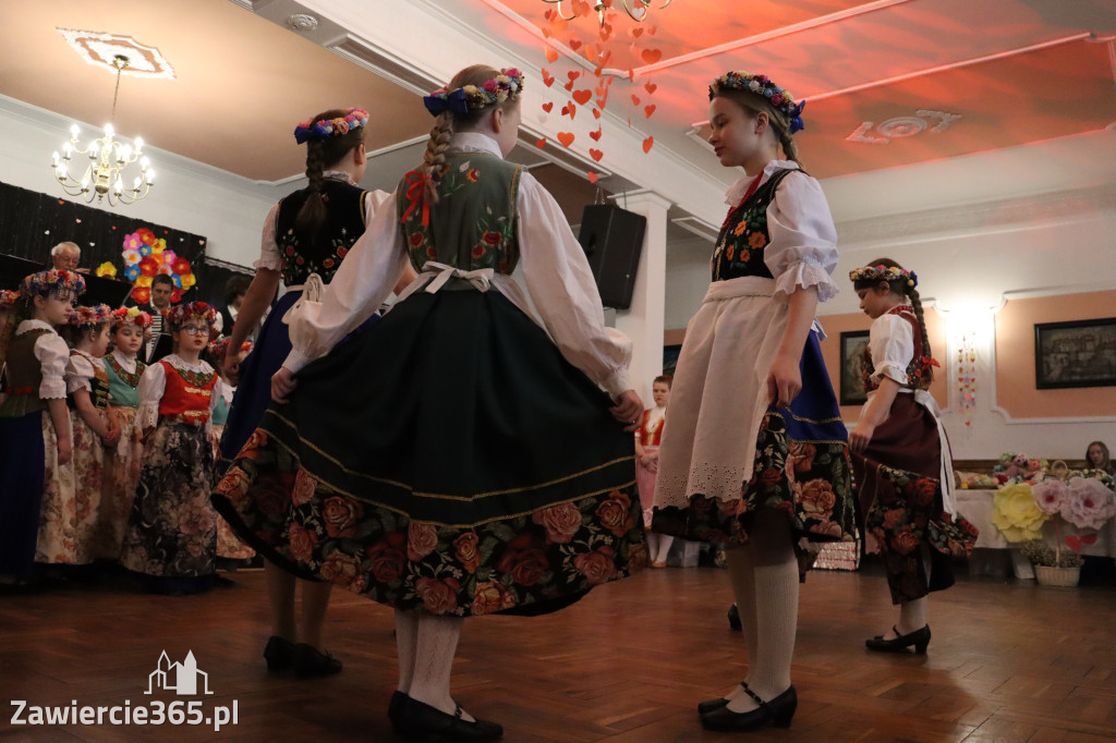 Fotorelacja: Kiermasz Wielkanocny w Pałacyku nad Wartą w Zawierciu