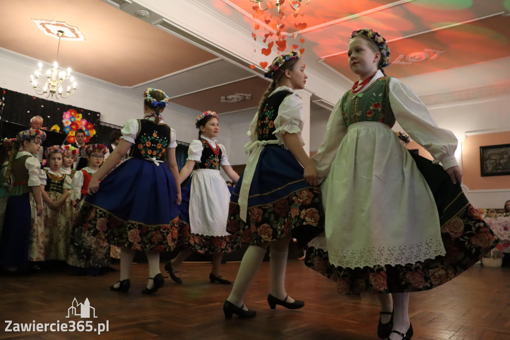 Fotorelacja: Kiermasz Wielkanocny w Pałacyku nad Wartą w Zawierciu