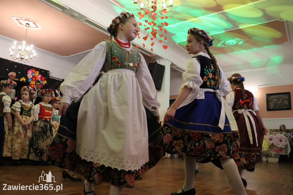 Fotorelacja: Kiermasz Wielkanocny w Pałacyku nad Wartą w Zawierciu