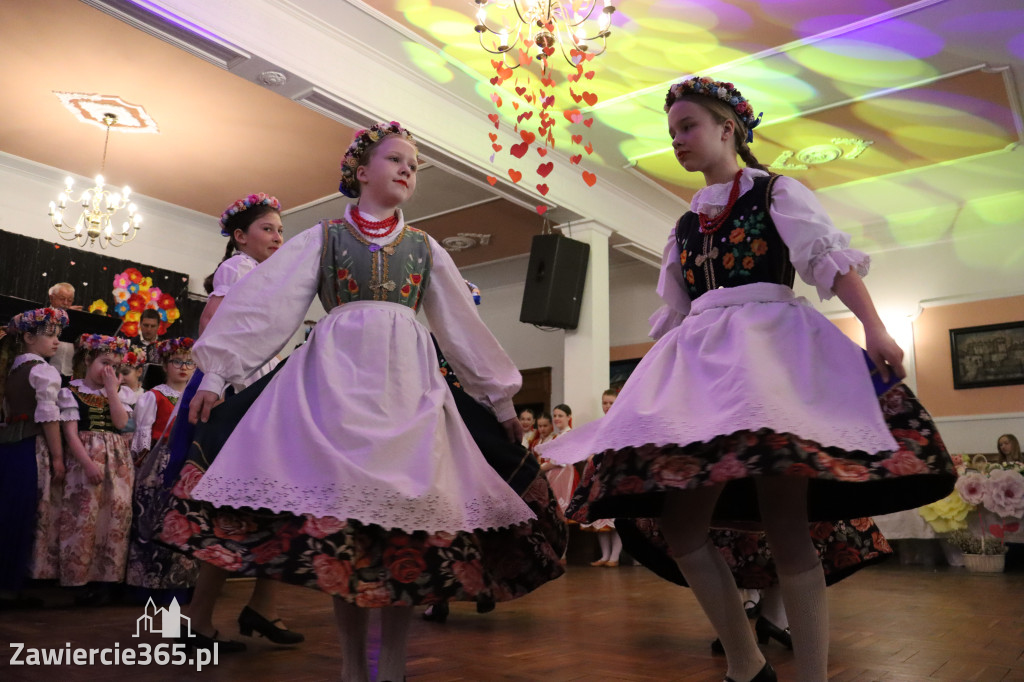 Fotorelacja: Kiermasz Wielkanocny w Pałacyku nad Wartą w Zawierciu