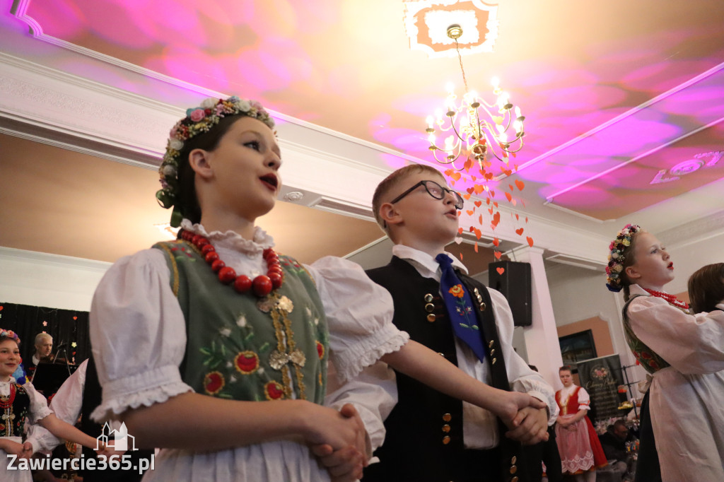 Fotorelacja: Kiermasz Wielkanocny w Pałacyku nad Wartą w Zawierciu