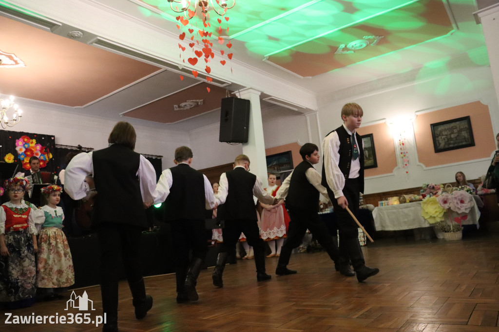 Fotorelacja: Kiermasz Wielkanocny w Pałacyku nad Wartą w Zawierciu