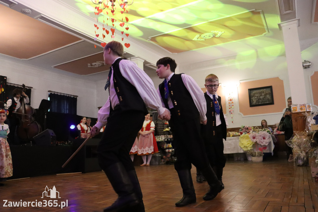 Fotorelacja: Kiermasz Wielkanocny w Pałacyku nad Wartą w Zawierciu