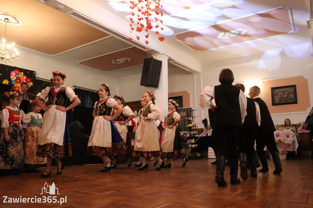 Fotorelacja: Kiermasz Wielkanocny w Pałacyku nad Wartą w Zawierciu