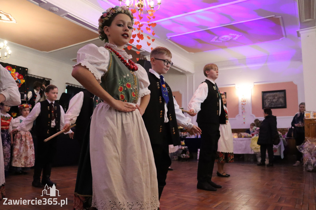 Fotorelacja: Kiermasz Wielkanocny w Pałacyku nad Wartą w Zawierciu