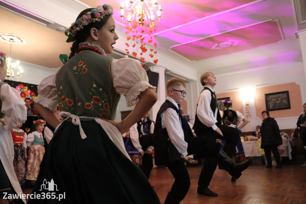 Fotorelacja: Kiermasz Wielkanocny w Pałacyku nad Wartą w Zawierciu