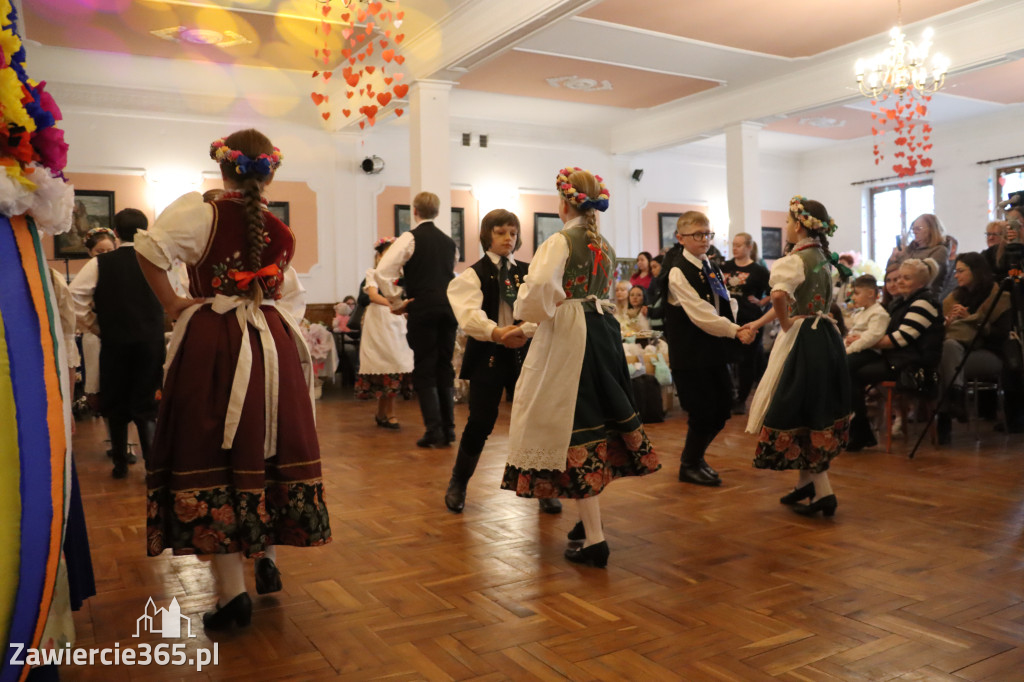 Fotorelacja: Kiermasz Wielkanocny w Pałacyku nad Wartą w Zawierciu