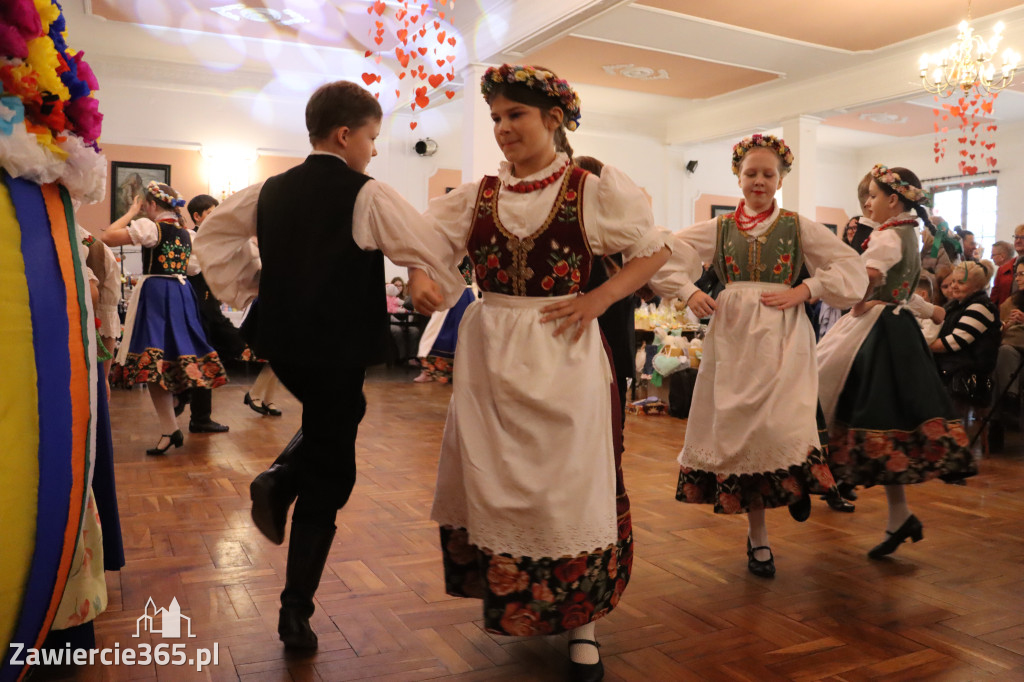 Fotorelacja: Kiermasz Wielkanocny w Pałacyku nad Wartą w Zawierciu