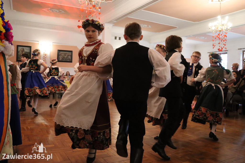 Fotorelacja: Kiermasz Wielkanocny w Pałacyku nad Wartą w Zawierciu