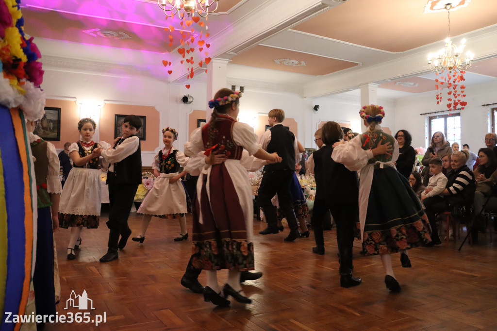 Fotorelacja: Kiermasz Wielkanocny w Pałacyku nad Wartą w Zawierciu