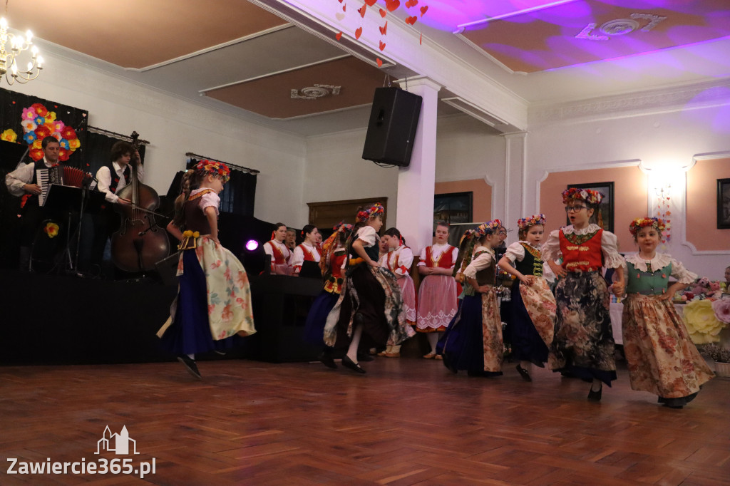 Fotorelacja: Kiermasz Wielkanocny w Pałacyku nad Wartą w Zawierciu