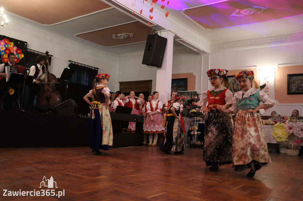 Fotorelacja: Kiermasz Wielkanocny w Pałacyku nad Wartą w Zawierciu