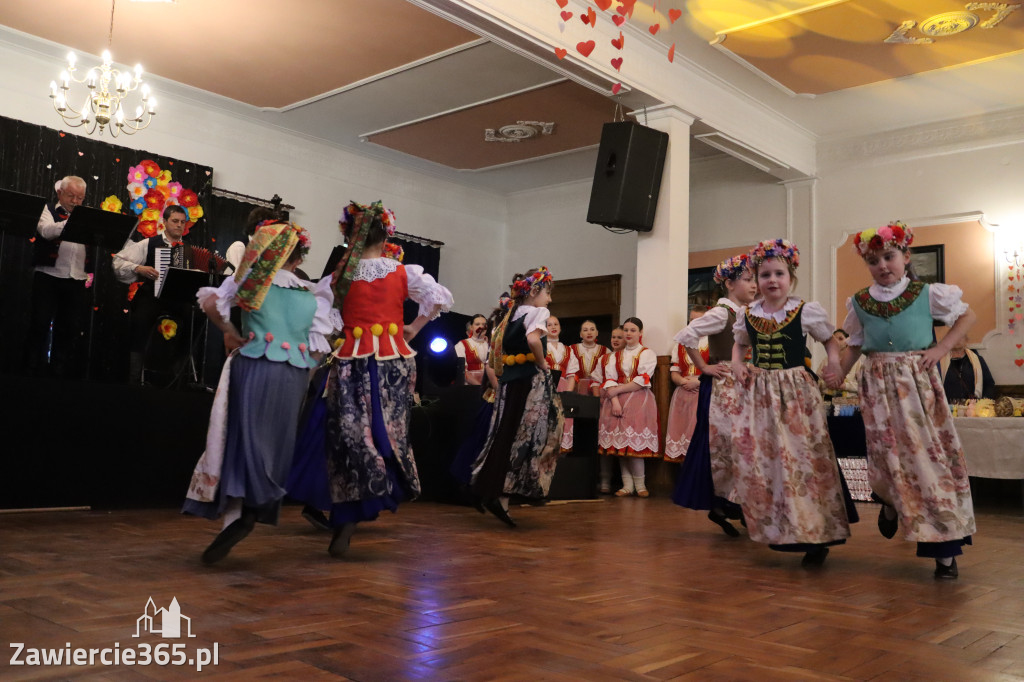 Fotorelacja: Kiermasz Wielkanocny w Pałacyku nad Wartą w Zawierciu