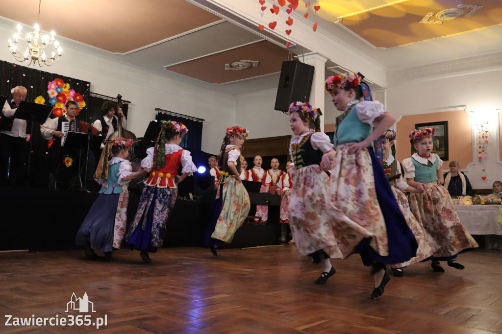 Fotorelacja: Kiermasz Wielkanocny w Pałacyku nad Wartą w Zawierciu