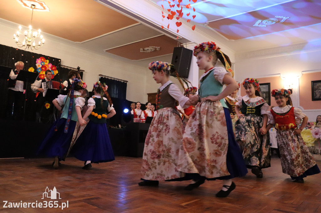 Fotorelacja: Kiermasz Wielkanocny w Pałacyku nad Wartą w Zawierciu