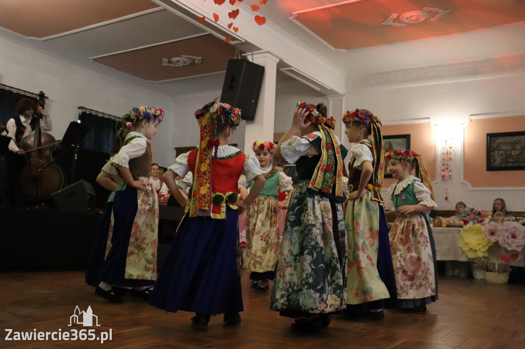 Fotorelacja: Kiermasz Wielkanocny w Pałacyku nad Wartą w Zawierciu