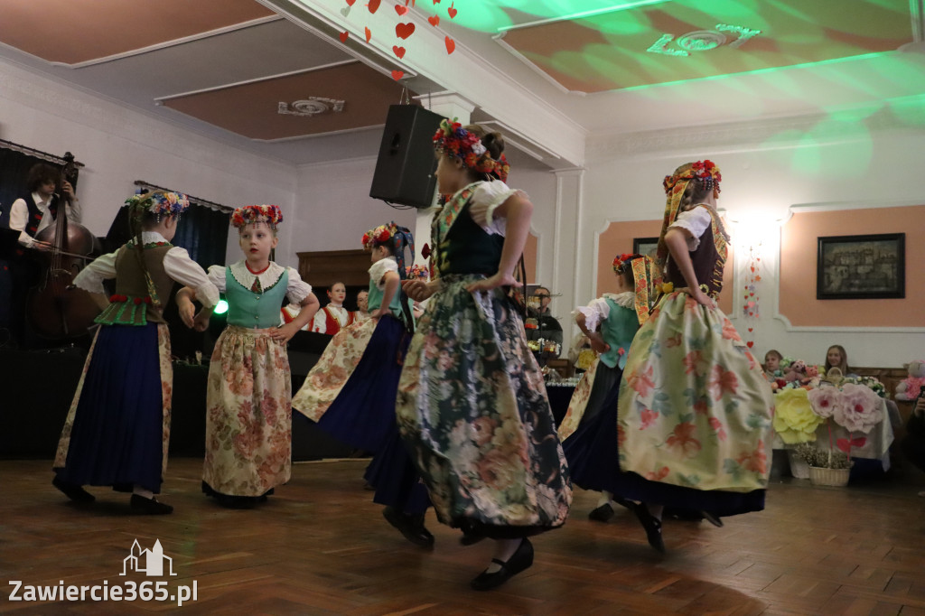 Fotorelacja: Kiermasz Wielkanocny w Pałacyku nad Wartą w Zawierciu