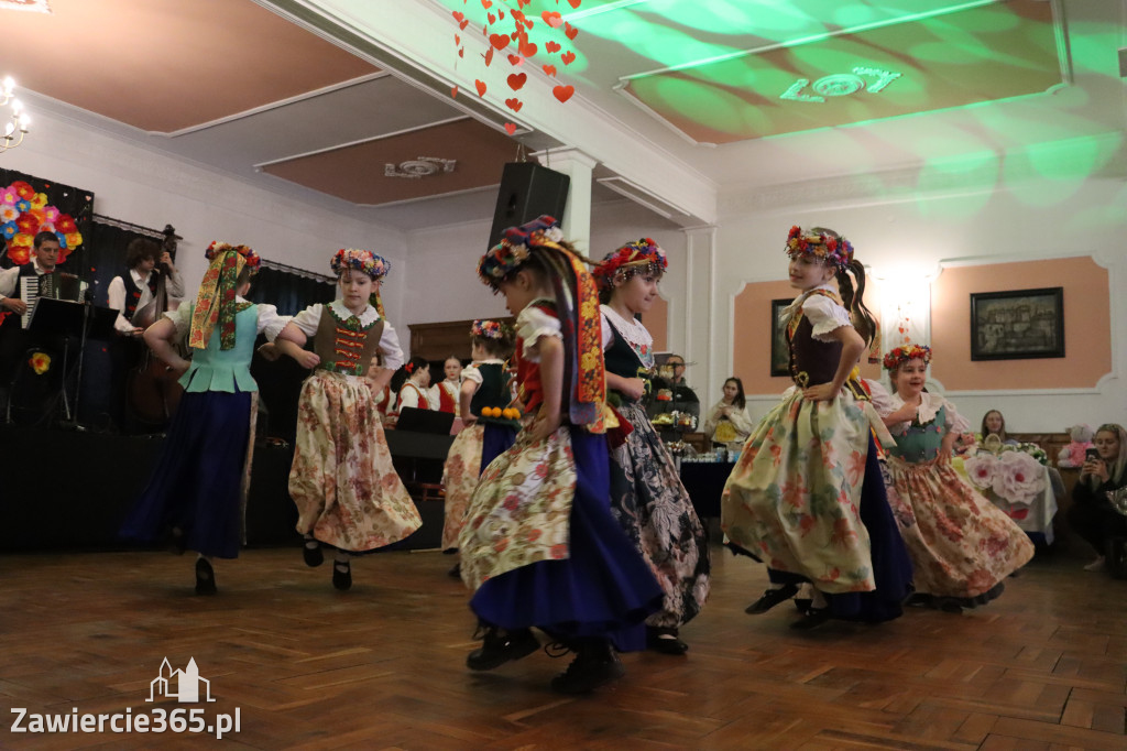 Fotorelacja: Kiermasz Wielkanocny w Pałacyku nad Wartą w Zawierciu