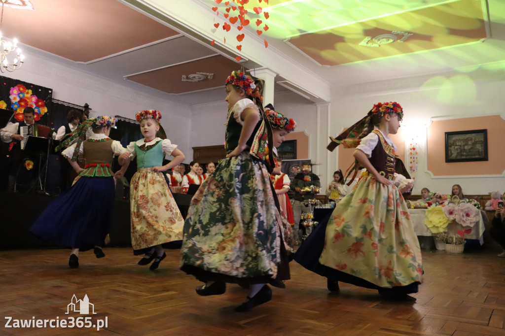 Fotorelacja: Kiermasz Wielkanocny w Pałacyku nad Wartą w Zawierciu