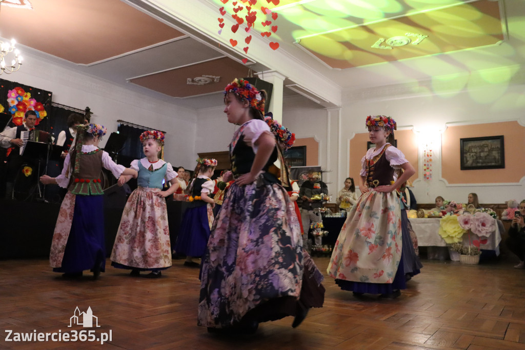 Fotorelacja: Kiermasz Wielkanocny w Pałacyku nad Wartą w Zawierciu