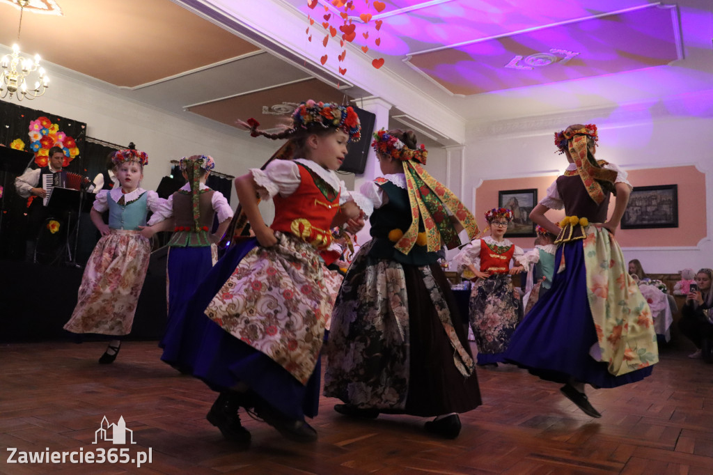 Fotorelacja: Kiermasz Wielkanocny w Pałacyku nad Wartą w Zawierciu