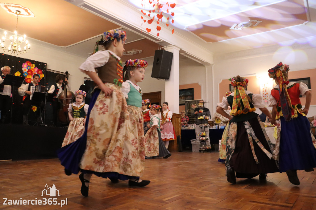 Fotorelacja: Kiermasz Wielkanocny w Pałacyku nad Wartą w Zawierciu