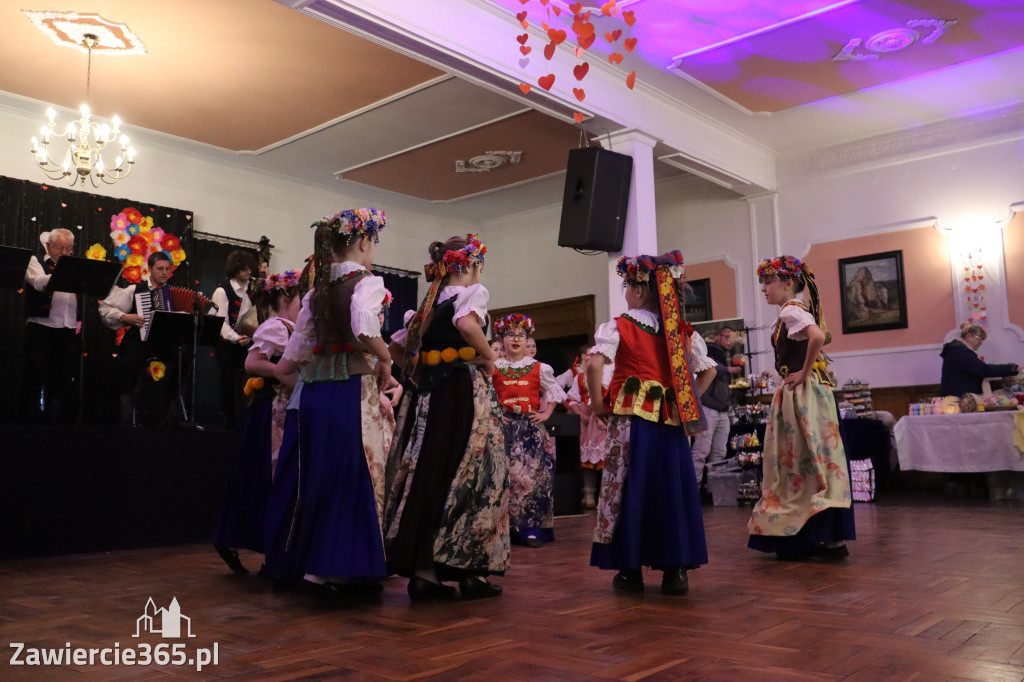 Fotorelacja: Kiermasz Wielkanocny w Pałacyku nad Wartą w Zawierciu