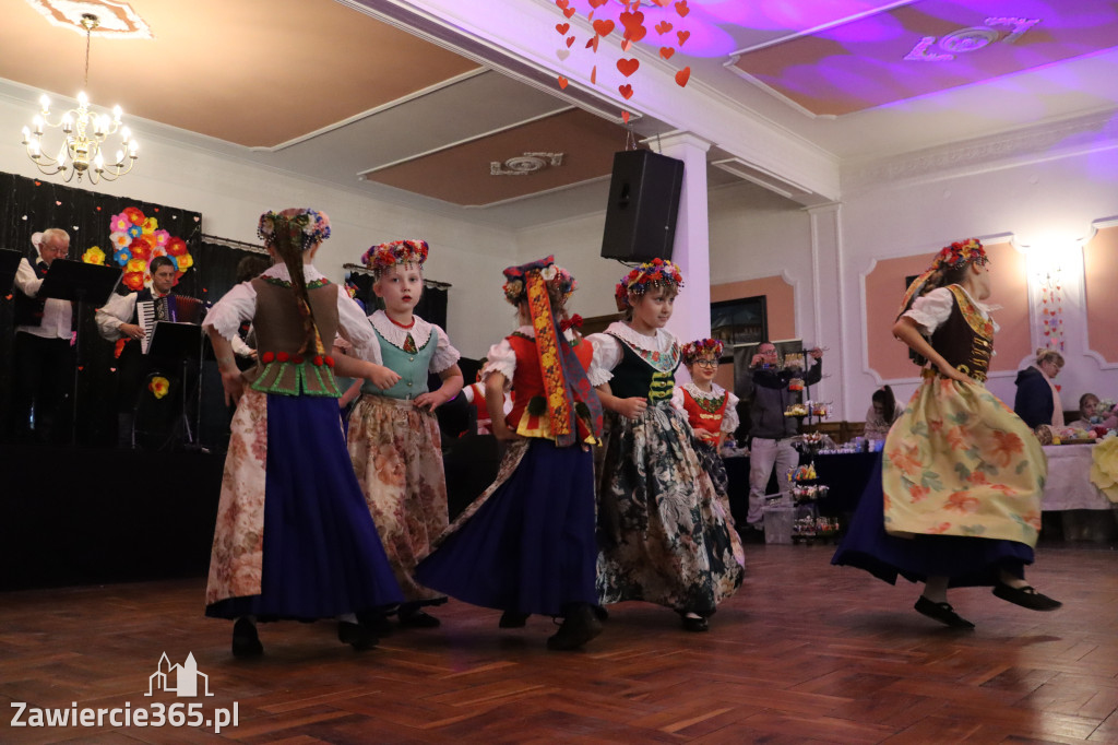 Fotorelacja: Kiermasz Wielkanocny w Pałacyku nad Wartą w Zawierciu