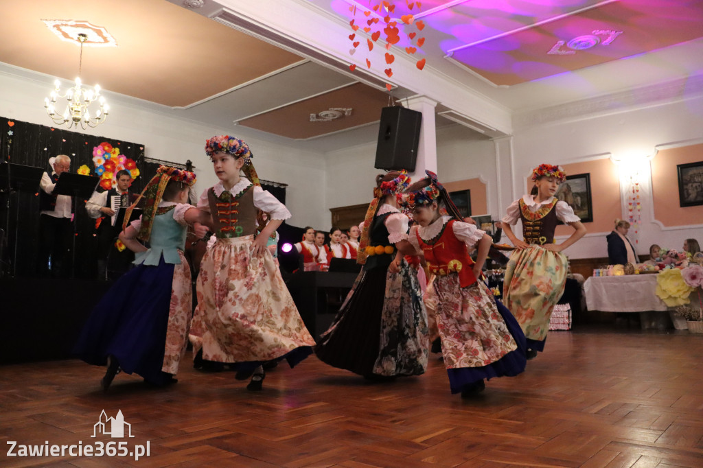 Fotorelacja: Kiermasz Wielkanocny w Pałacyku nad Wartą w Zawierciu