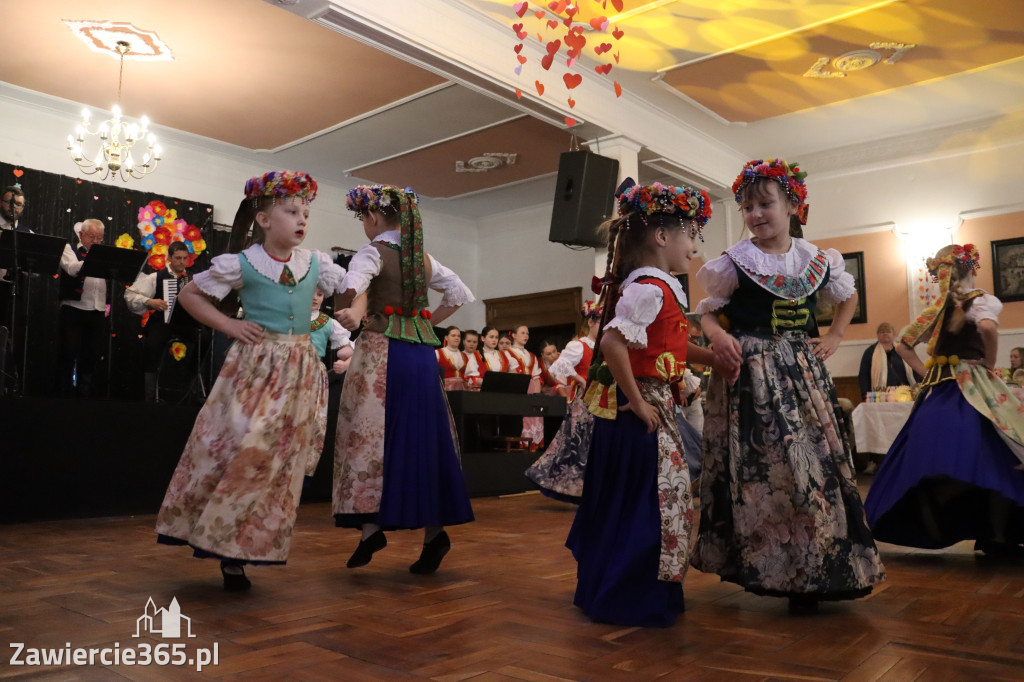 Fotorelacja: Kiermasz Wielkanocny w Pałacyku nad Wartą w Zawierciu