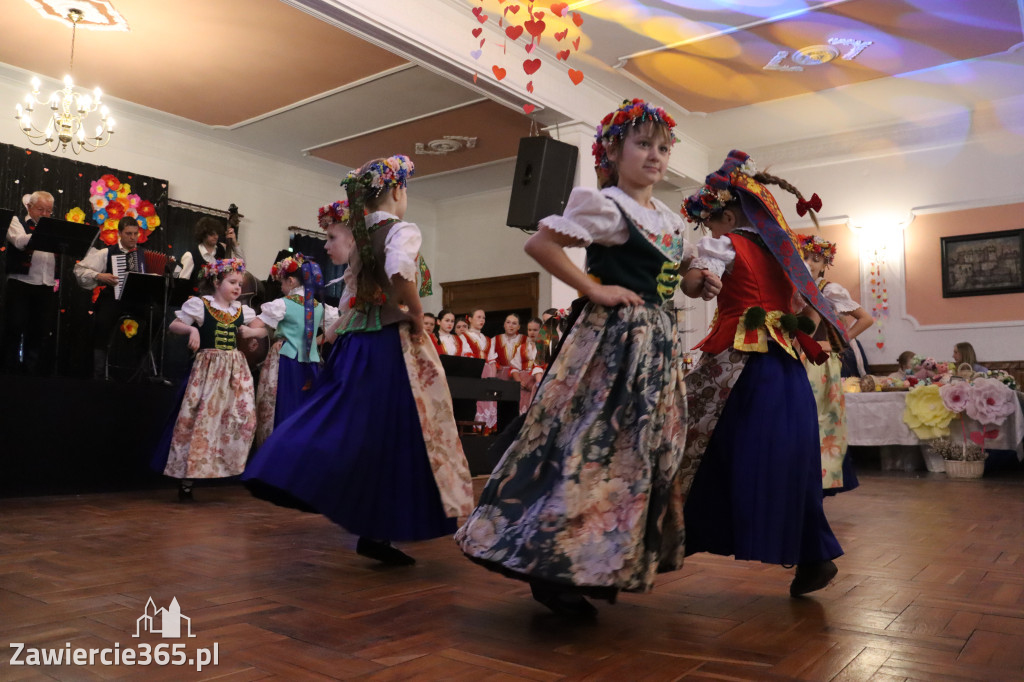 Fotorelacja: Kiermasz Wielkanocny w Pałacyku nad Wartą w Zawierciu