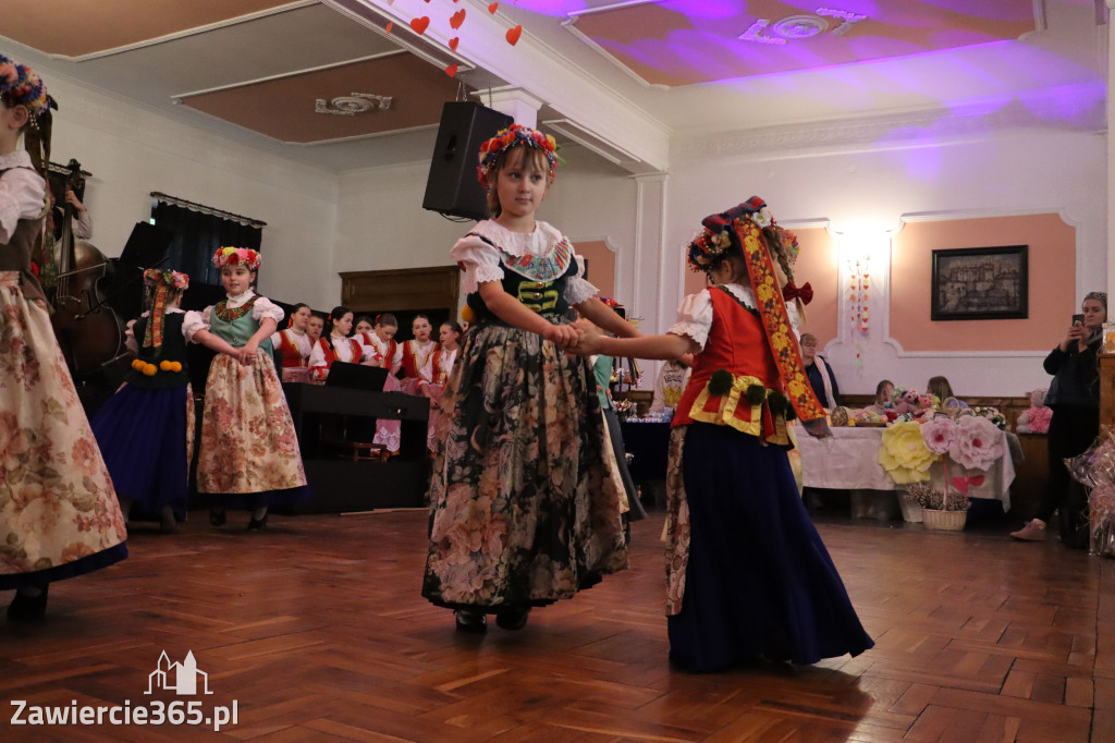 Fotorelacja: Kiermasz Wielkanocny w Pałacyku nad Wartą w Zawierciu