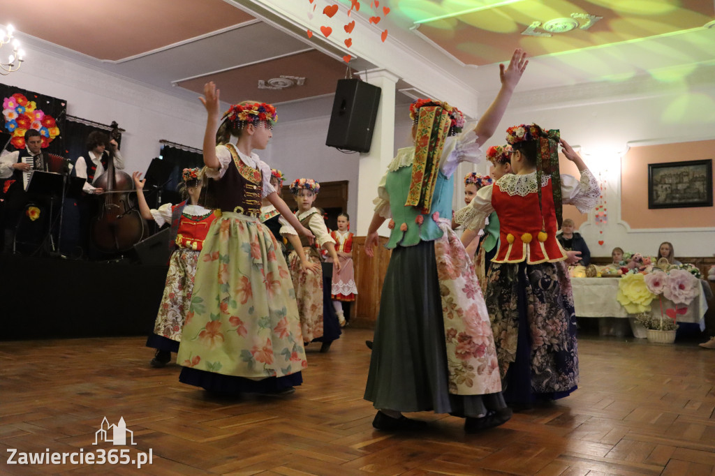 Fotorelacja: Kiermasz Wielkanocny w Pałacyku nad Wartą w Zawierciu