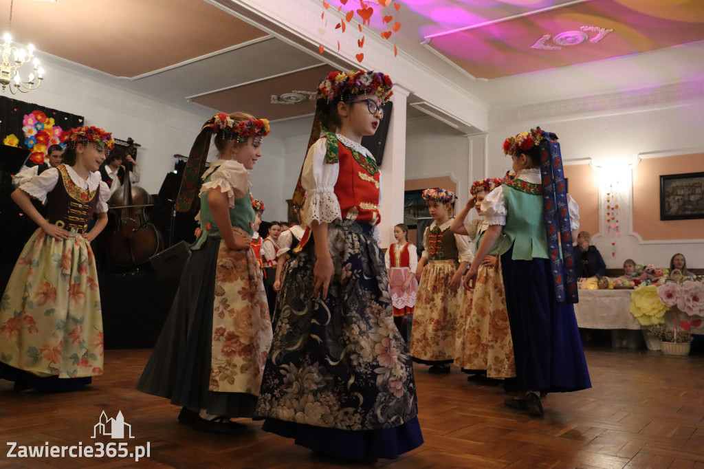 Fotorelacja: Kiermasz Wielkanocny w Pałacyku nad Wartą w Zawierciu