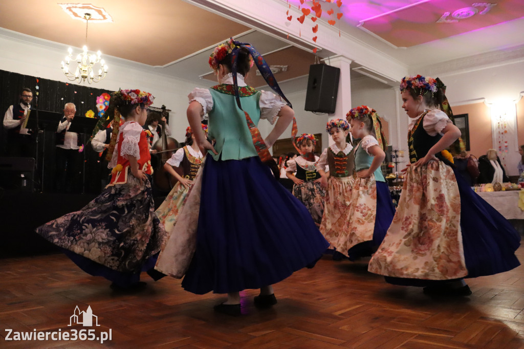 Fotorelacja: Kiermasz Wielkanocny w Pałacyku nad Wartą w Zawierciu