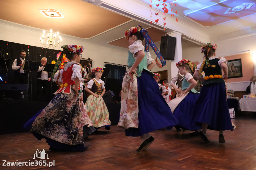 Fotorelacja: Kiermasz Wielkanocny w Pałacyku nad Wartą w Zawierciu