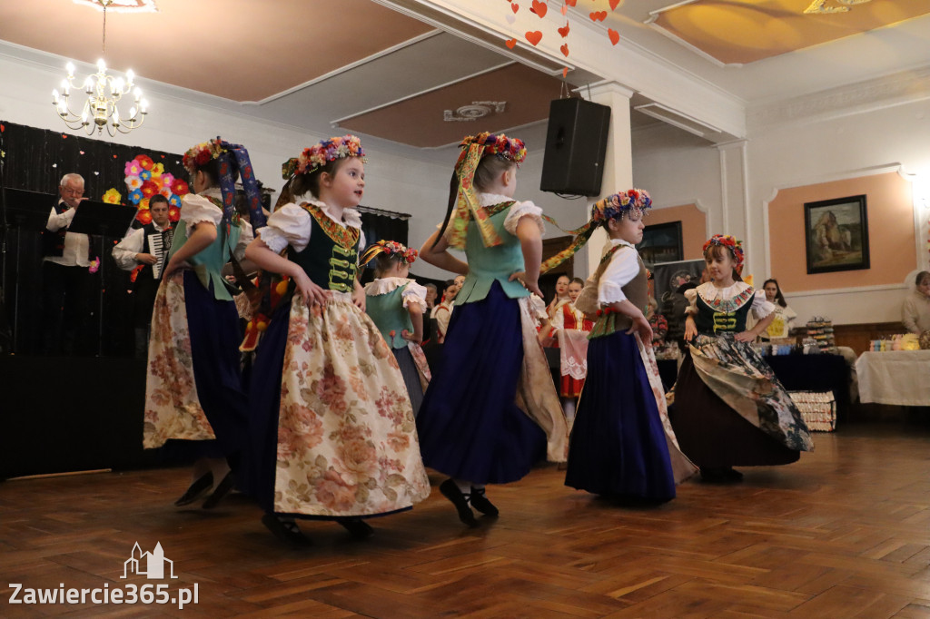 Fotorelacja: Kiermasz Wielkanocny w Pałacyku nad Wartą w Zawierciu