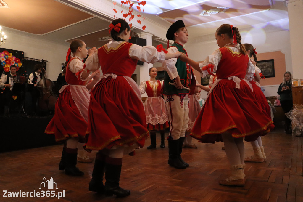 Fotorelacja: Kiermasz Wielkanocny w Pałacyku nad Wartą w Zawierciu