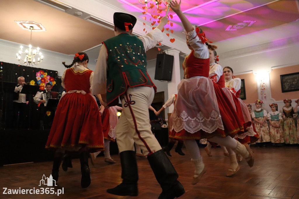 Fotorelacja: Kiermasz Wielkanocny w Pałacyku nad Wartą w Zawierciu