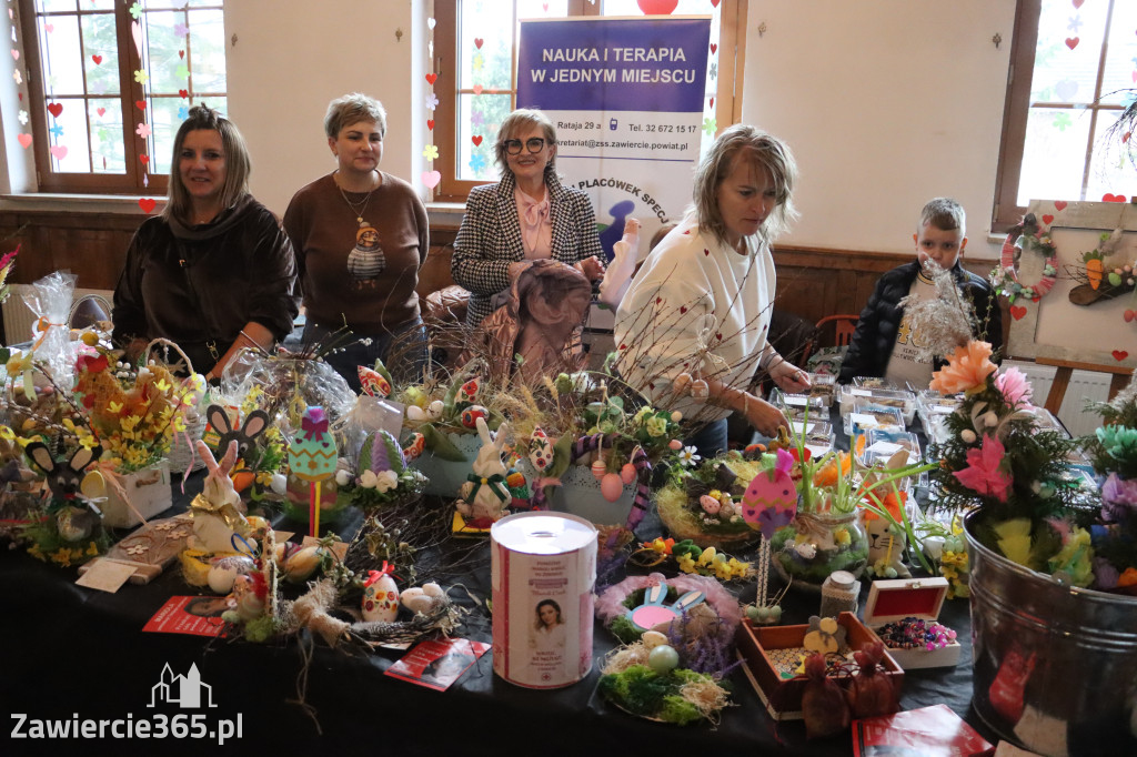 Fotorelacja: Kiermasz Wielkanocny w Pałacyku nad Wartą w Zawierciu