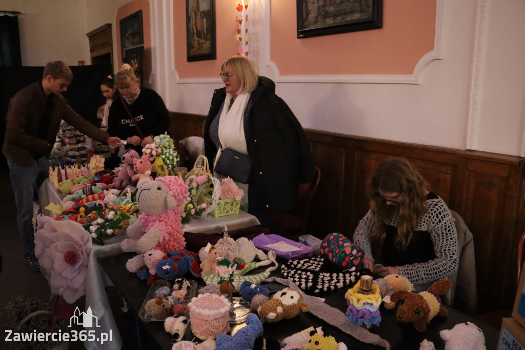 Fotorelacja: Kiermasz Wielkanocny w Pałacyku nad Wartą w Zawierciu