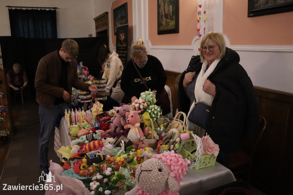 Fotorelacja: Kiermasz Wielkanocny w Pałacyku nad Wartą w Zawierciu