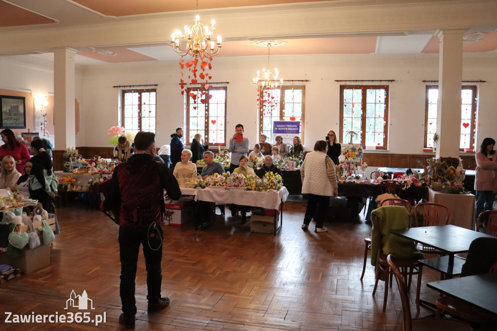 Fotorelacja: Kiermasz Wielkanocny w Pałacyku nad Wartą w Zawierciu