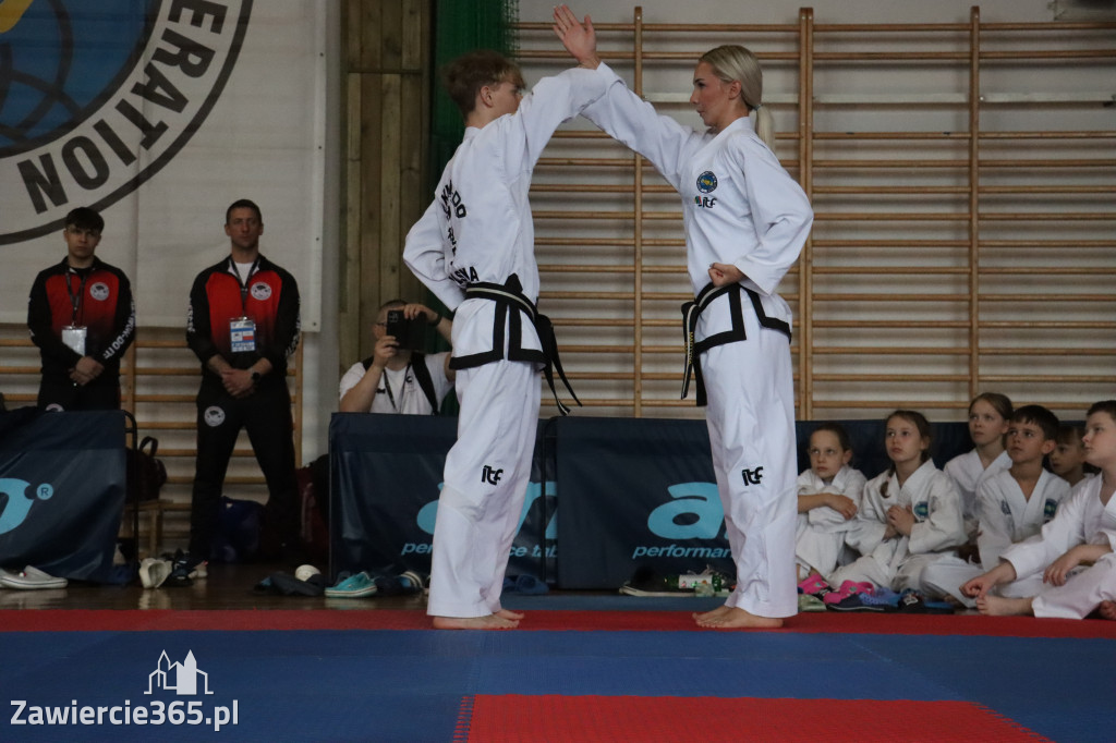 Fotorelacja: Zawody Taekwon-do Jura Cup oraz Międzywojewódzkie Mistrzostwa Juniorów w Łazach