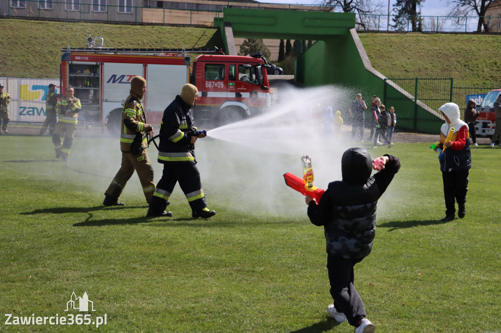 Fotorelacja: Lany Poniedziałek w Zawierciu!