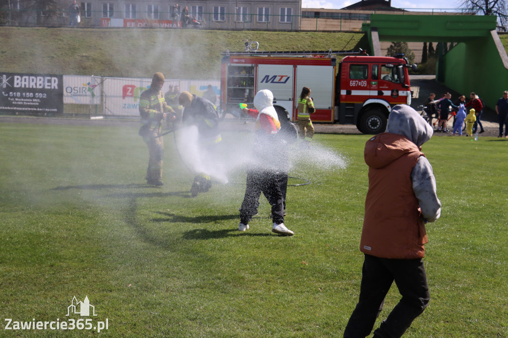 Fotorelacja: Lany Poniedziałek w Zawierciu!